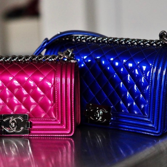 RARE! STUNNING CHANEL METALLIC COBALT BLUE BOY BAG - Picture 4 of 11